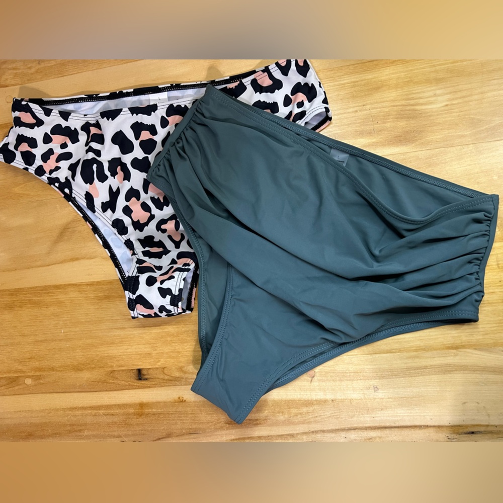 Women’s Large Bottom Swim Bundle of 2. Size Large. Leopard & Green.🐆💚💗